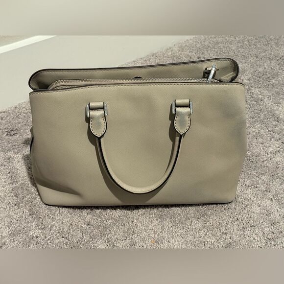 Authentic Michael Kors Handbag with Crossbody Strap - Picture 6 of 15